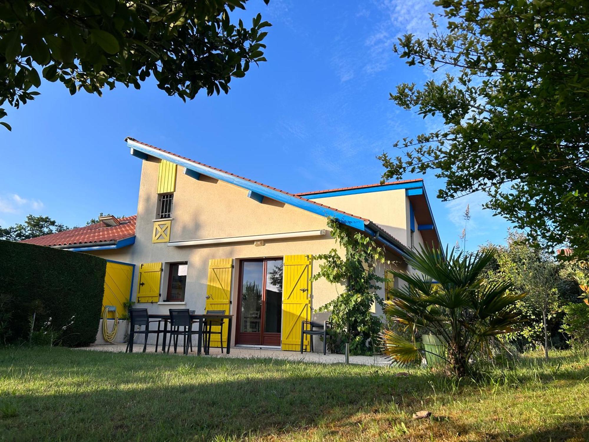 Jolie Maison De Vacances Avec Terrasse Et Jardin Saint-Julien-en-Born Εξωτερικό φωτογραφία