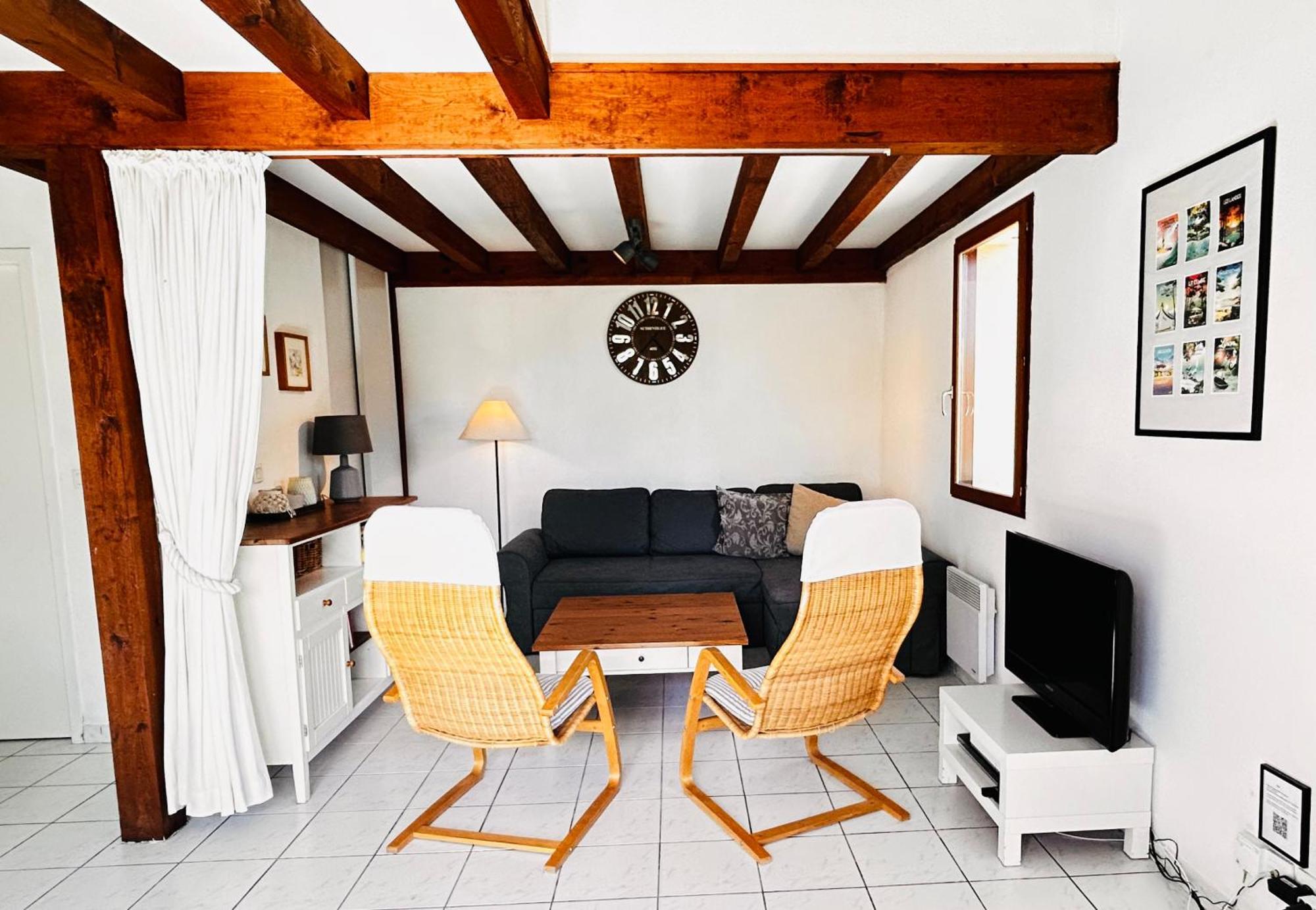 Jolie Maison De Vacances Avec Terrasse Et Jardin Saint-Julien-en-Born Εξωτερικό φωτογραφία